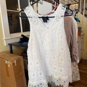 1/2 off 3+ bundle Elegant ivory cream White Lace Sleeveless Blouse
